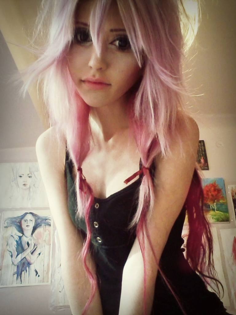 Серине косплеит Юно Гасаи